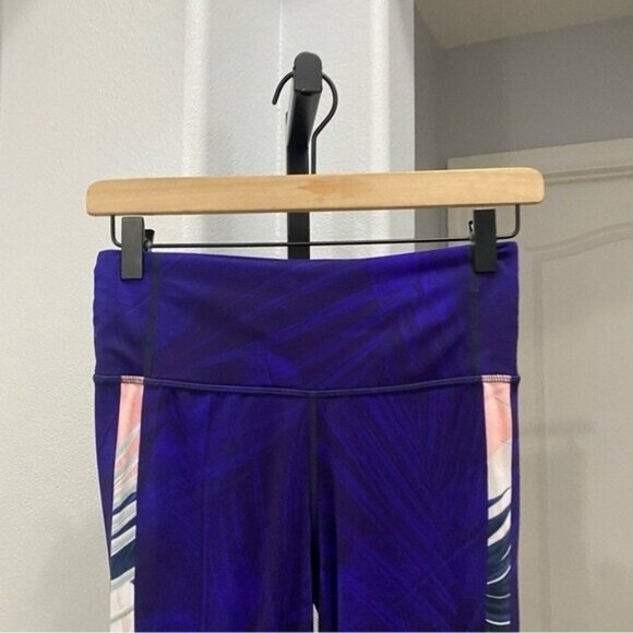 Athleta Reef Salutation 7/8 Leggings 209943 XS Blue Athletic Activewear Pattern - Picture 4 of 9